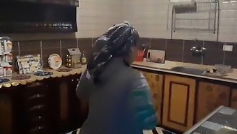 African American Milf Sharmota Gets Down And Dirty In Homemade Movie