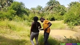 Oguno The Busy Hunter Caught A Photo Shoot Of African Black With Vagina In Public, But She Nearly Finished Her With His Big Cock While Husband Brother Who Had Hidden Them And Captured Them By His Concealing Camera.