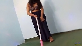 An Asian Sexual Hot Mom Caught A Burning Door While Cleaning The Room With Her Dancing Homemade.