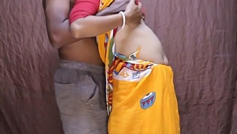Pregnant Aunty Gets Creampied By Her Husband And His Friends